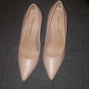 NWOT Nude High Heeled Pumps
